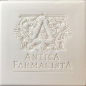 Meet your Posher, Leigh